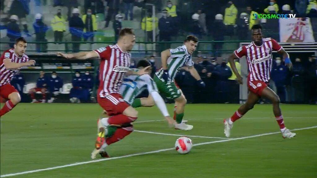 Παναθηναϊκός-Ολυμπιακός: Η φάση με τον Παλάσιος που έφερε «έκρηξη» στη Λεωφόρο (video)