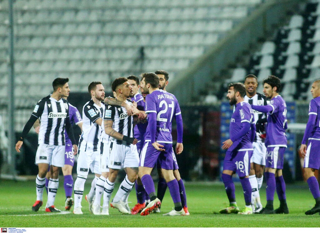 ΟΦΗ: Τέσσερις παίκτες συμπλήρωσαν κάρτες στο ματς με τον ΠΑΟΚ!