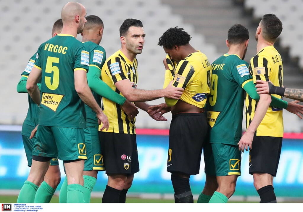 AEK-Παναιτωλικός: Ένταση στο ΟΑΚΑ - Πιάστηκαν στα... χέρια Τζαβέλλας και Βργκοτς (photos)