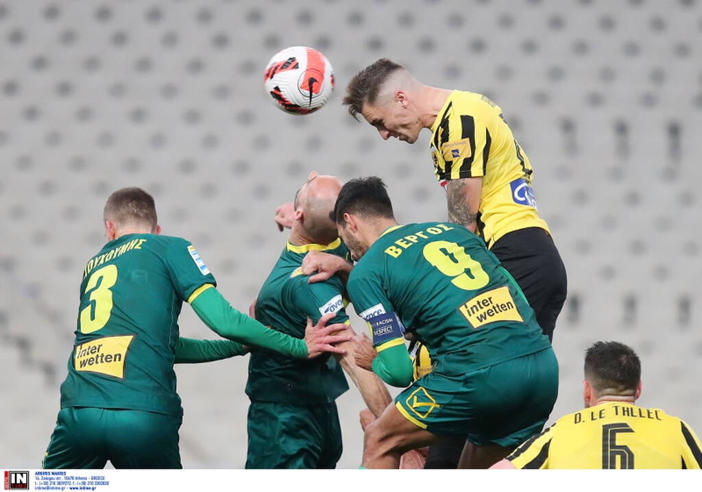 AEK-Παναιτωλικός: Ένταση στο ΟΑΚΑ - Πιάστηκαν στα... χέρια Τζαβέλλας και Βργκοτς (photos)