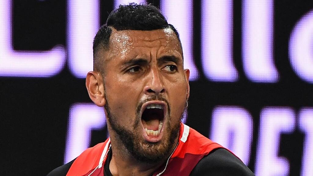 Australian Open: Επικός Κύργιος - Ήπιε μπύρα από θεατή (photos+video)