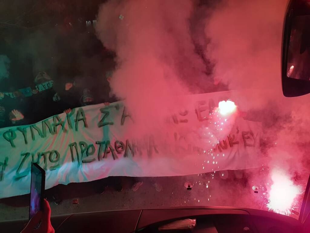 Ολυμπιακός-Παναθηναϊκός: «Πράσινη» υποδοχή για τις θριαμβεύτριες  (videο+photos)