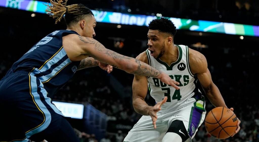 NBA: Επιτέλους... νίκη για Μπακς - Double-double από Αντετοκούνμπο (photos+video)