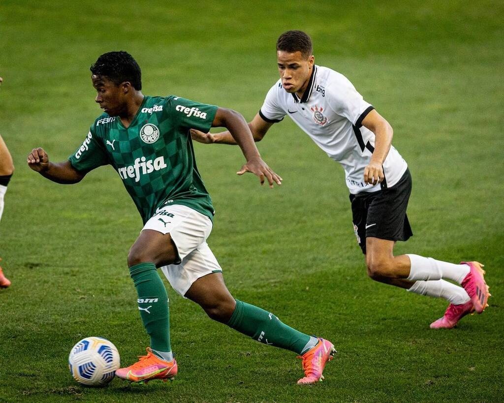 ΓΚΟΛΑΡΑ με «ψαλίδι» 15χρονος άσος της Παλμέιρας και χαμός για την απόκτησή του! (vid+pics)