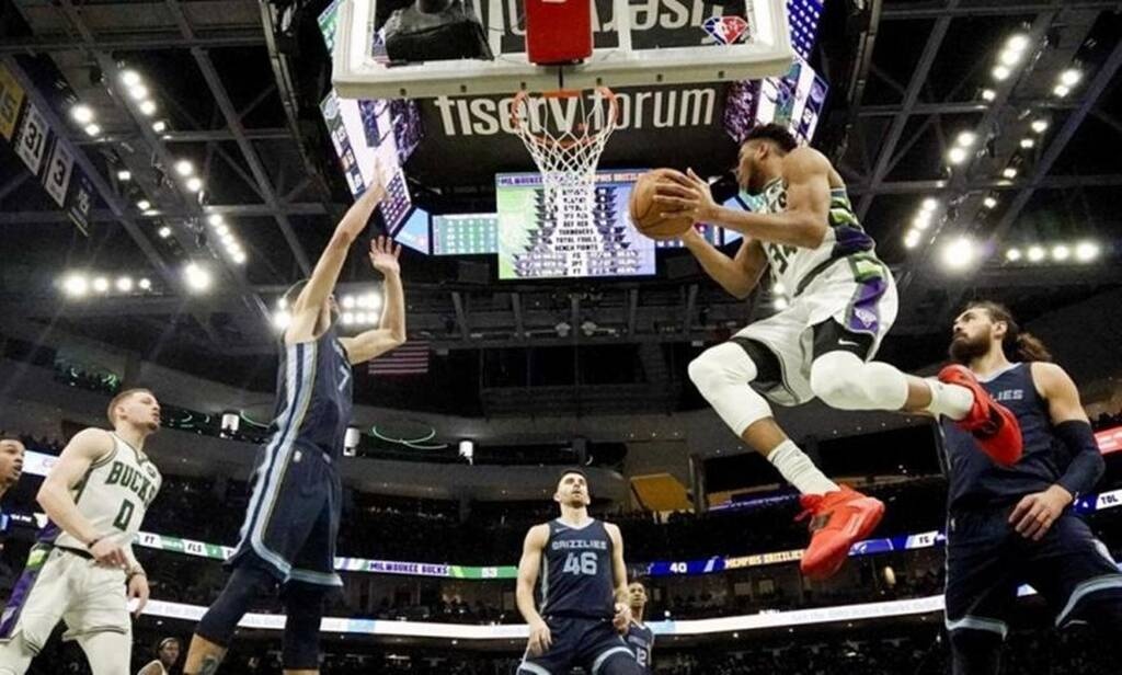 NBA: Επιτέλους... νίκη για Μπακς - Double-double από Αντετοκούνμπο (photos+video)