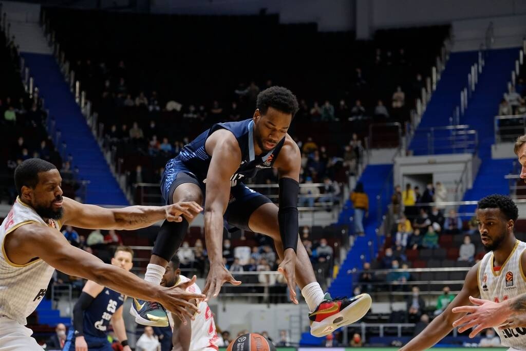 Ζενίτ Αγ. Πετρούπολης-Μονακό 77-86: Με εντυπωσιακό Τζέιμς βλέπει 8αδα!