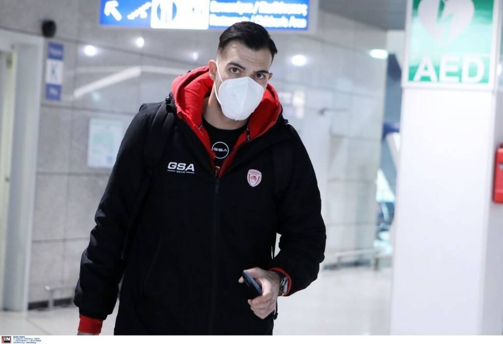 Ολυμπιακός: «Κόλλησε» στο αεροδρόμιο της Κωνσταντινούπολης