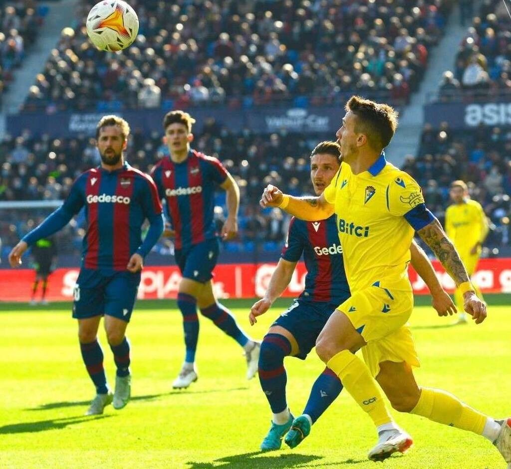 La Liga: «Ανάσα» για Κάντιθ, κατρακυλά η Λεβάντε (Photos)