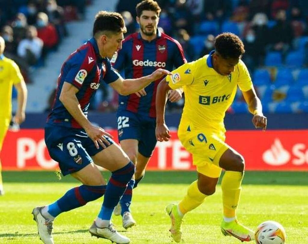 La Liga: «Ανάσα» για Κάντιθ, κατρακυλά η Λεβάντε (Photos)