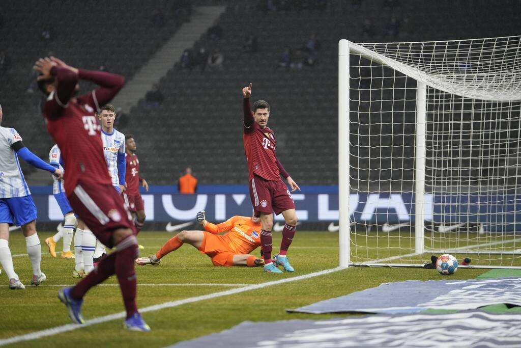 Bundesliga: Καταιγίδα η Μπάγερν και τεσσάρα στο Βερολίνο - Νίκη για τη Λειψία (video+photos)