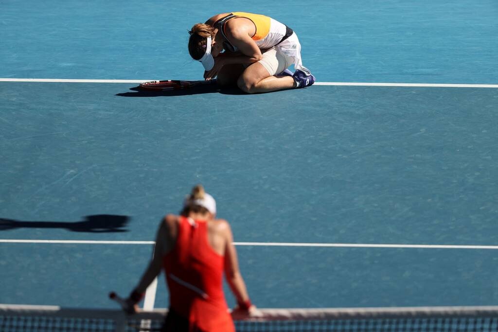 Australian Open: «Ανεμοστρόβιλοι» Κορνέ και Μπάρτι στους «8» (photos+videos)