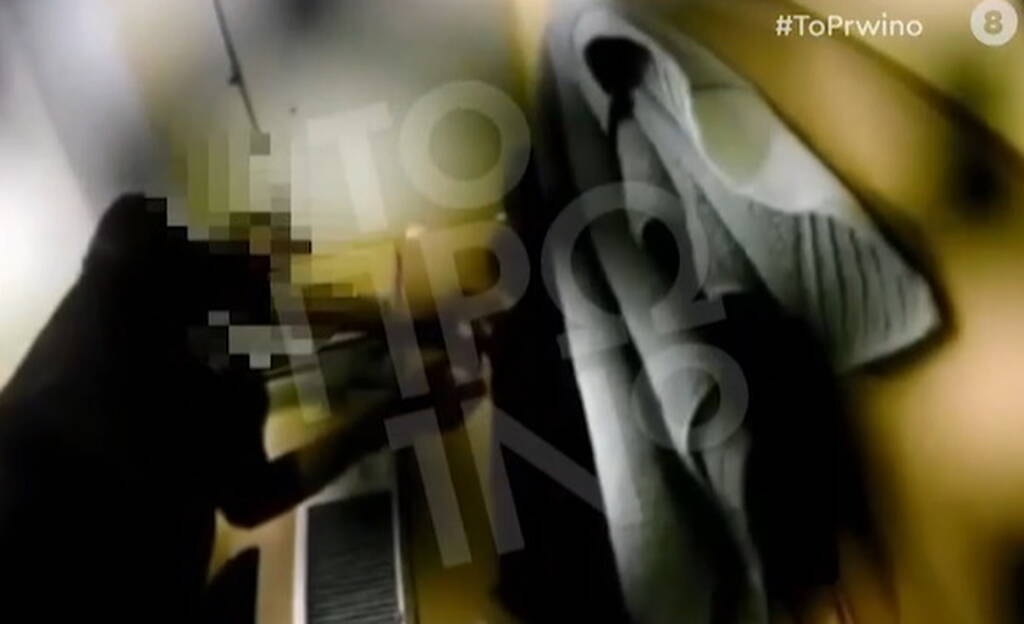 Βίντεο ντοκουμέντο: Έλληνας μπασκετμπολίστας κλέβει τους συμπαίκτες του (photos+video)