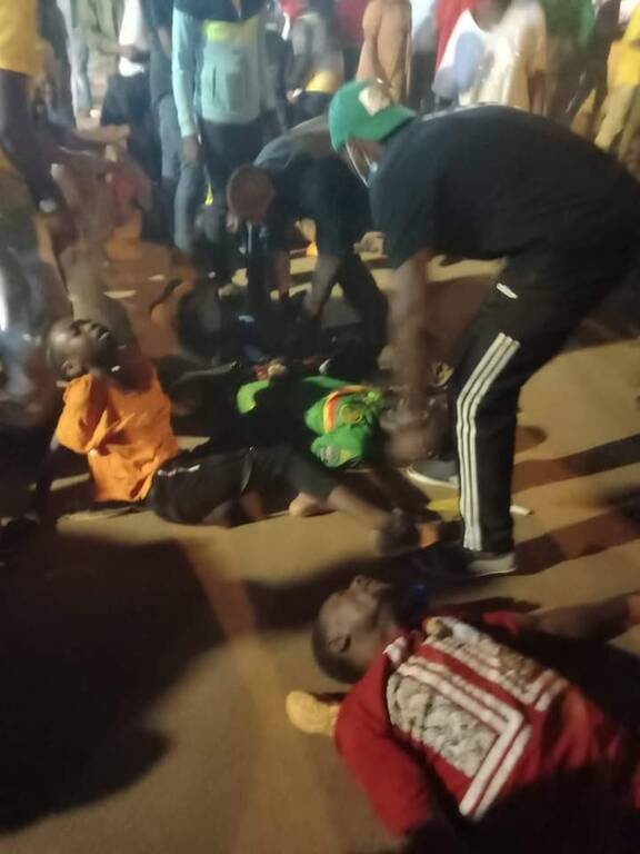 Τραγωδία στο Κόπα Άφρικα - Δημοσιεύματα για νεκρούς μετά από ταραχή στο Καμερούν-Κομόρες (pics)