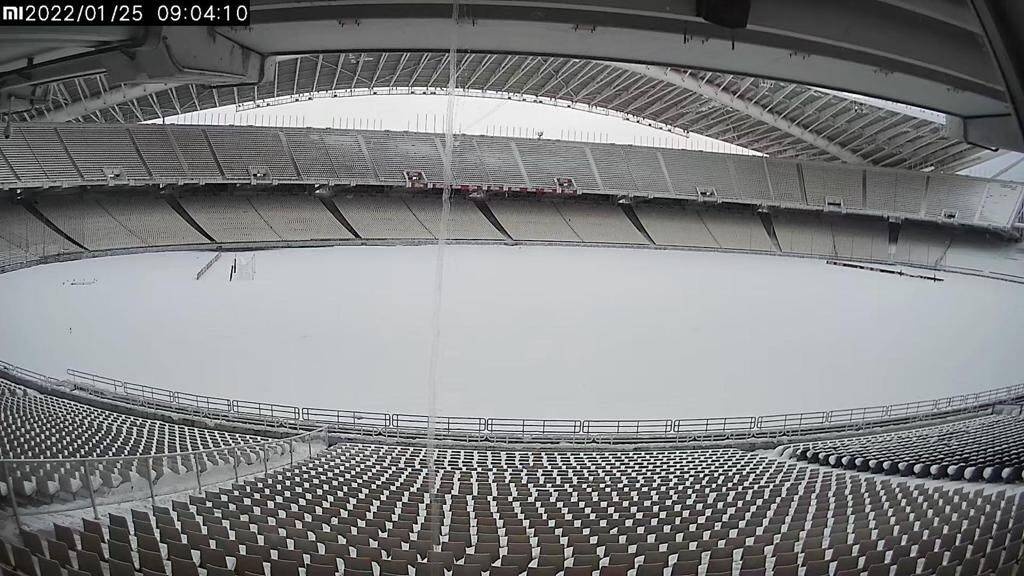 Απίστευτη εικόνα από το ΟΑΚΑ - Έως και 25 πόντους το χιόνι στο γήπεδο