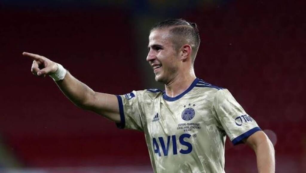 Ομάδα έκπληξη για Πέλκα – Κατέθεσε πρόταση δανεισμού στη Φενέρ