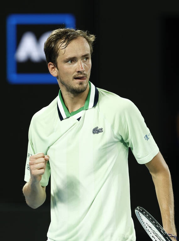 Australian Open: Τρομερή ανατροπή από Μεντβέντεφ - Ξανά στο δρόμο του Τσιτσιπά (photos+videos)