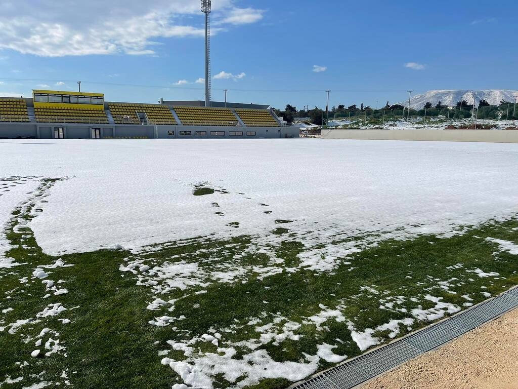 ΑΕΚ: Παραμένουν τα χιόνια στα Σπάτα - Τρέχουν για να παραδοθεί το γήπεδο (photos)