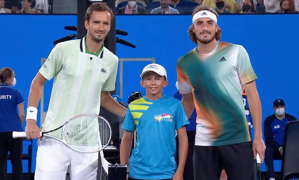 Australian Open – Τα highlights της «μάχης» του Τσιτσιπά και τα… γαλλικά του Μεντβέντεφ (videos)