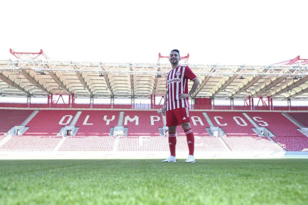 Ολυμπιακός: Στα ερυθρόλευκα ο Ζοάο Καρβάλιο (photos)
