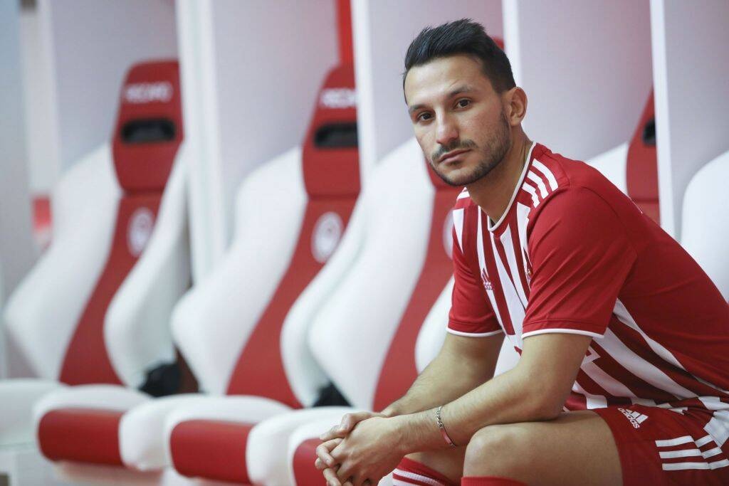 Ολυμπιακός: Στα ερυθρόλευκα ο Ζοάο Καρβάλιο (photos)