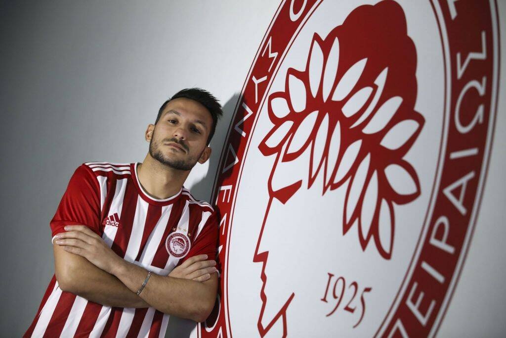 Ολυμπιακός: Στα ερυθρόλευκα ο Ζοάο Καρβάλιο (photos)