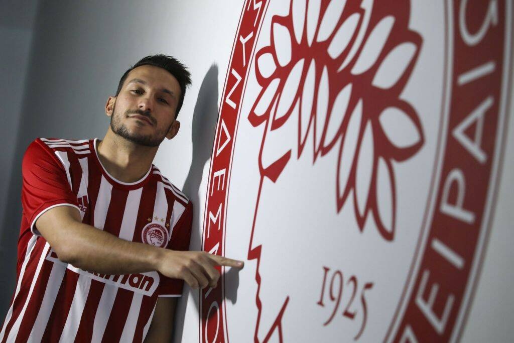 Ολυμπιακός: Στα ερυθρόλευκα ο Ζοάο Καρβάλιο (photos)