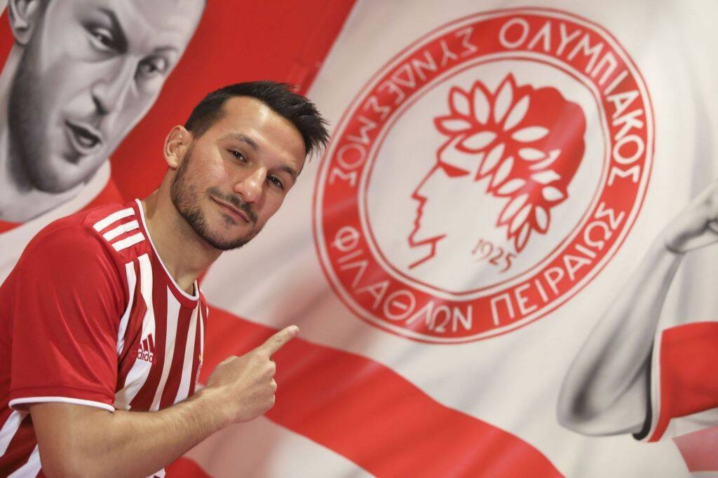Ολυμπιακός: Στα ερυθρόλευκα ο Ζοάο Καρβάλιο (photos)