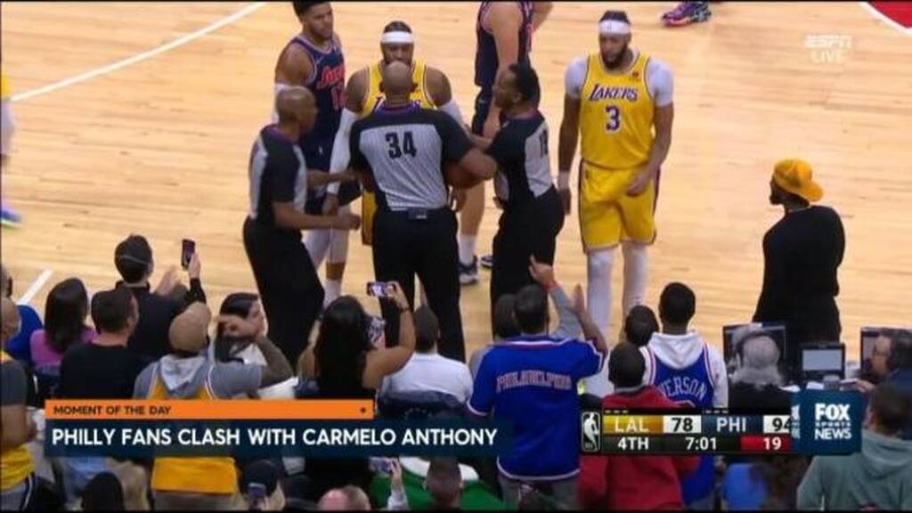 NBA: Εκτός αγώνων των Σίξερς ο οπαδός που έβριζε τον Καρμέλο (photos+video)
