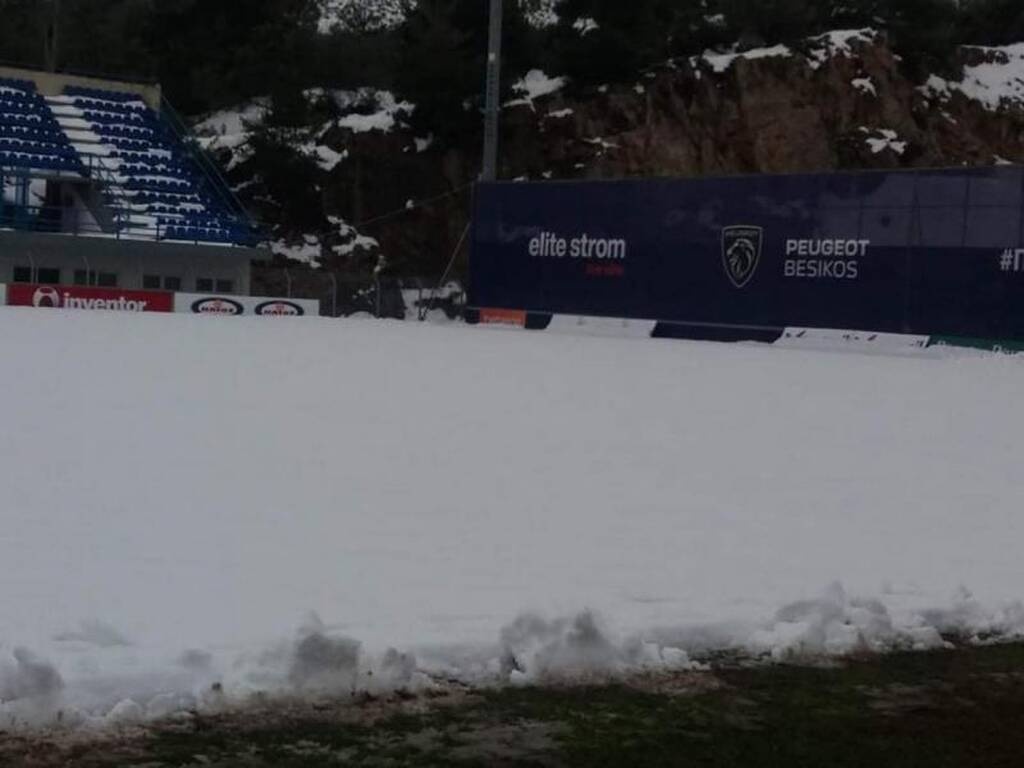 Κηφισιά-ΑΕΚ Β: Στον «αέρα» το παιχνίδι - Προσπάθειες να καθαριστεί το γήπεδο της Καισαριανής