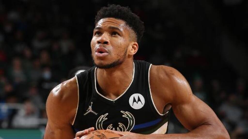 NBA: Εντυπωσιακός Γιάννης - Σαρωτικοί Μπακς (photos+video)