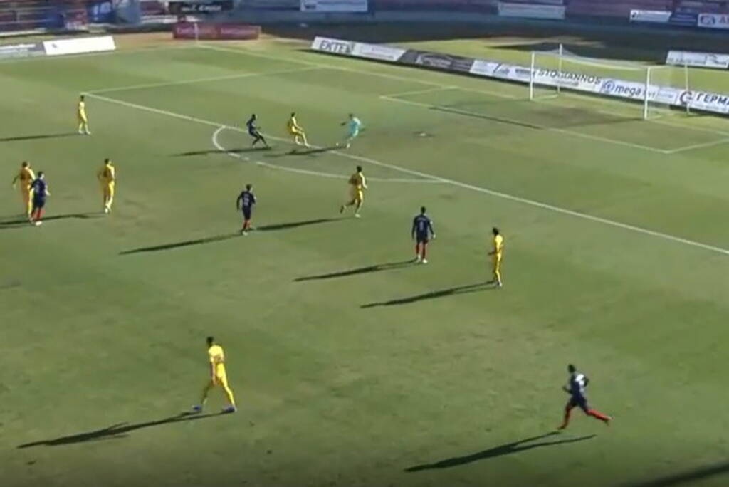 Super League 2: Απίθανη γκάφα και γκολ «δώρο» στο Βέροια-Θεσπρωτός