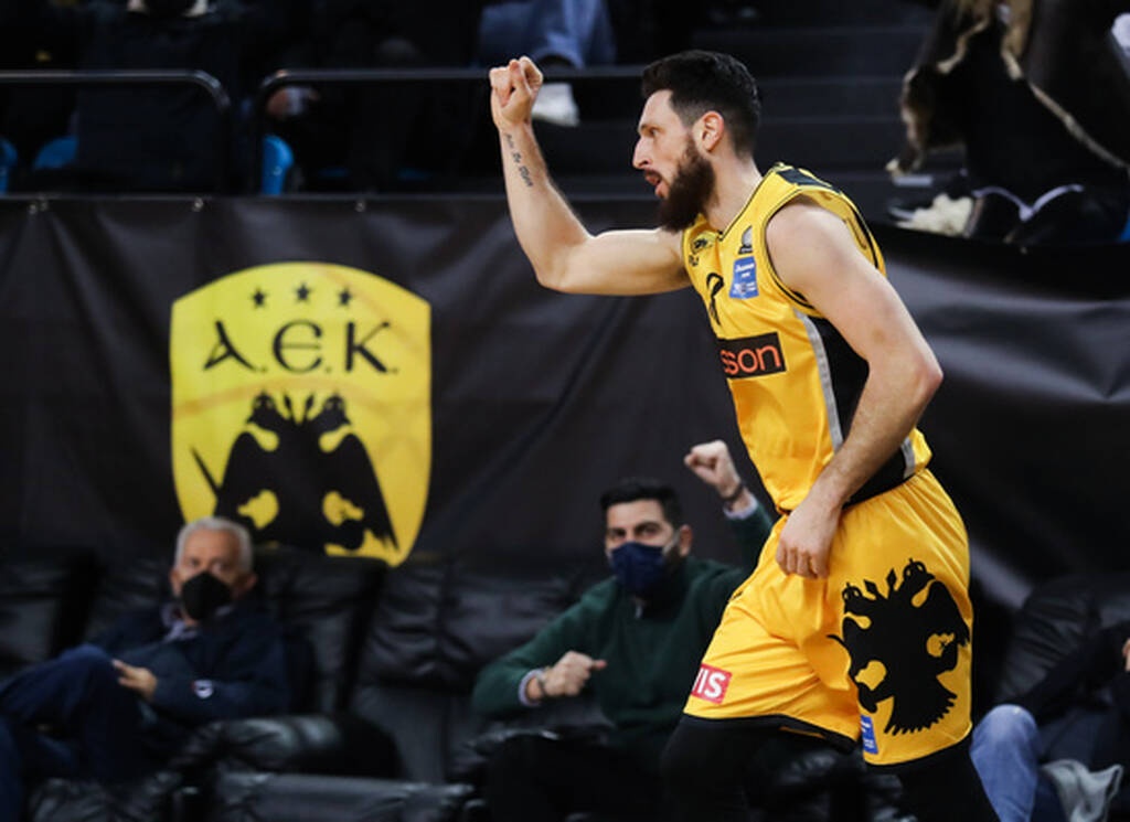 ΑΕΚ-Ολυμπιακός: Τρία ρεκόρ καριέρας για τον Κώστα Σλούκα