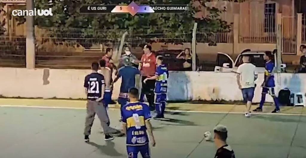 Βραζιλία: Αδιανότητες σκηνές σε ερασιτεχνικό παιχνίδι - Διαιτητής έβγαλε όπλο τραυματίζοντας παίκτες