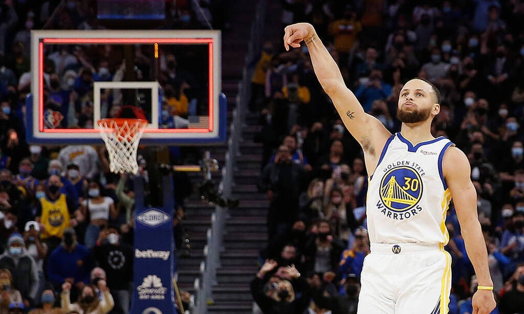 NBA: Νέο ρεκόρ για τον Στεφ Κάρι - Ξεπέρασε και τον Κόμπι Μπράιαντ (video)