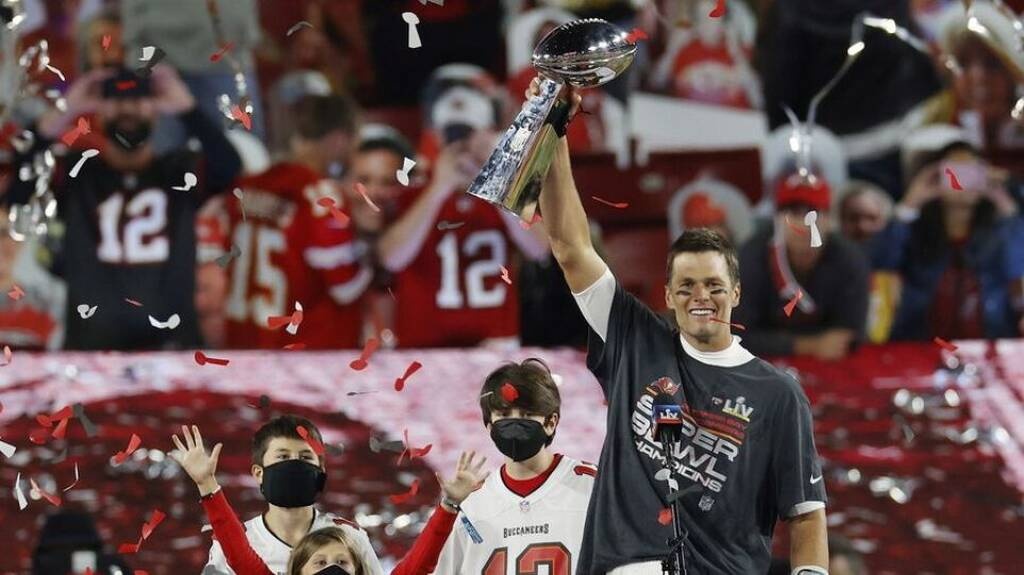 Τομ Μπρέιντι: Αποσύρεται ο GOAT του NFL - Οι ασύλληπτες επιδόσεις ενός θρύλου (photos+videos)