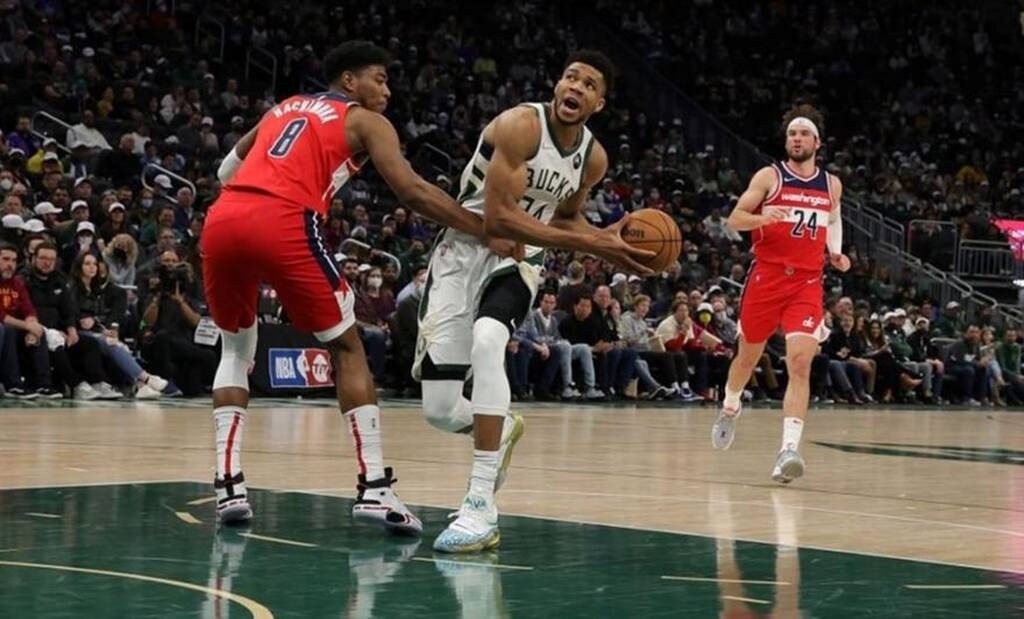 NBA: Επιστροφή στις νίκες για Μπακς με... τριπλό Γιάννη