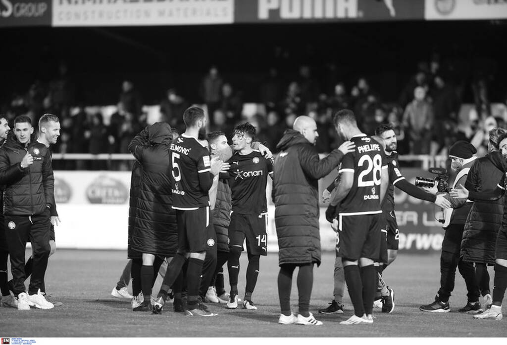 Άρης: Συγκλονιστικές σκηνές για τον Άλκη Καμπανό - Η παρακάμερα του αγώνα με την ΑΕΚ (vid+pics)