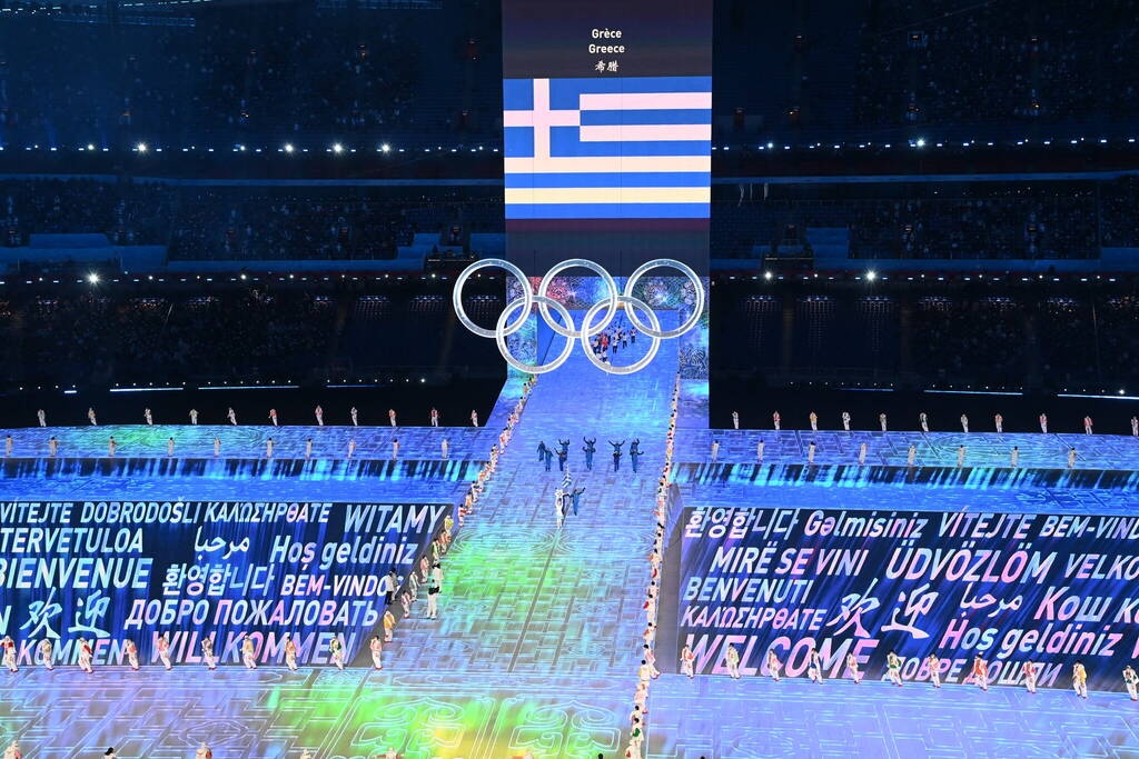 Χειμερινοί Ολυμπιακοί Αγώνες: Tα… φώτα σε Ελλάδα, Κίνα, Ρωσία και Ουκρανία (photos+videos)