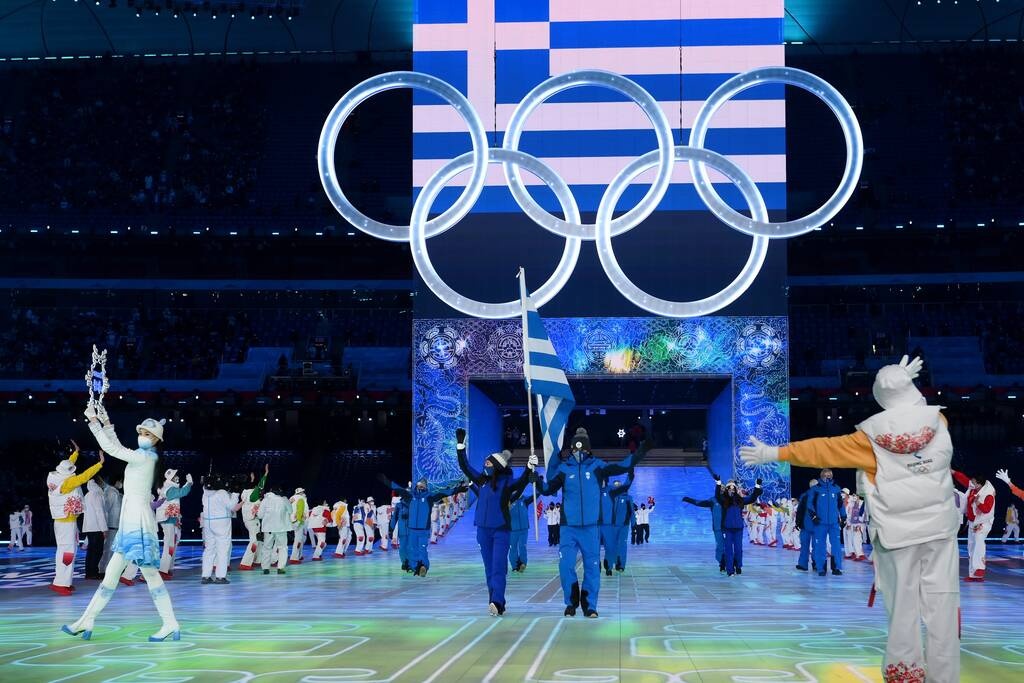 Χειμερινοί Ολυμπιακοί Αγώνες: Tα… φώτα σε Ελλάδα, Κίνα, Ρωσία και Ουκρανία (photos+videos)