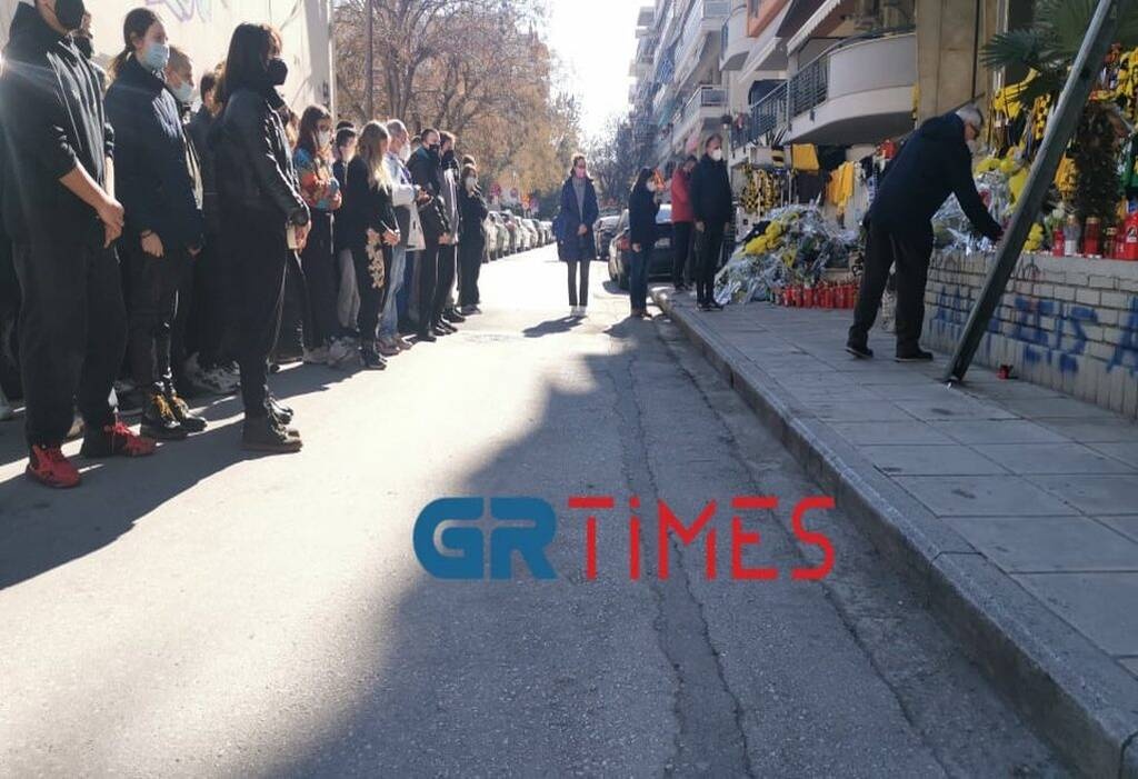 Θεσσαλονίκη: Συγκλονιστικές στιγμές στο σημείο δολοφονίας- «Σήμερα ο Άλκης, αύριο ο καθένας μας»