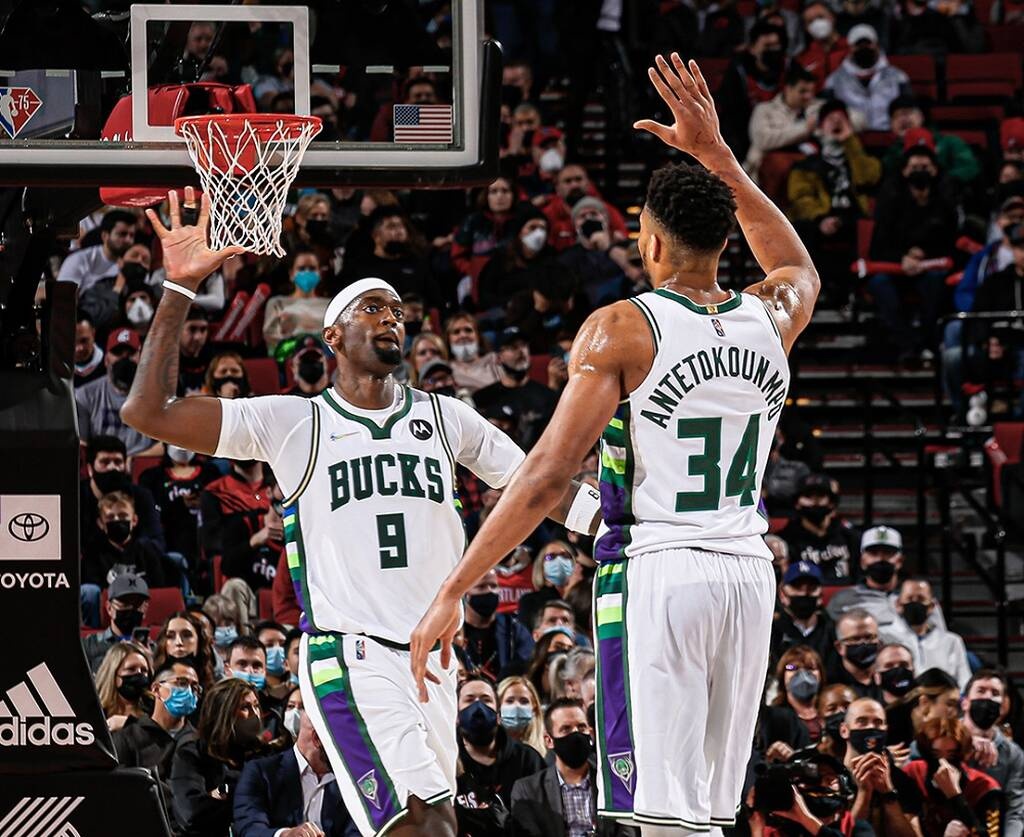 NBA: Περίπατος στο Πόρτλαντ για Μπακς με απίστευτο Αντετοκούνμπο (photos+video)