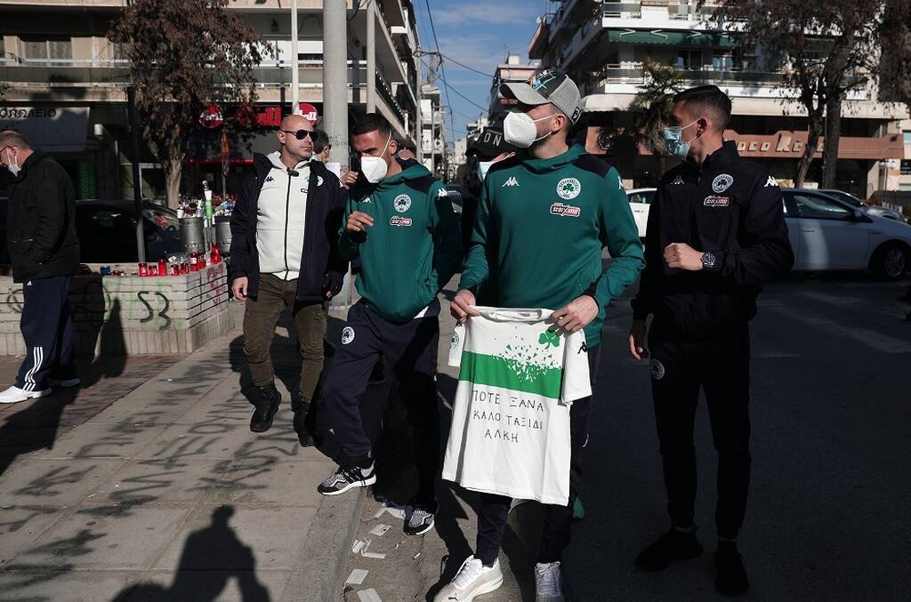 ΠΑΟΚ-Παναθηναϊκός: Στο σημείο της δολοφονίας του Άλκη Καμπανού οι «πράσινοι» - Το μήνυμά τους