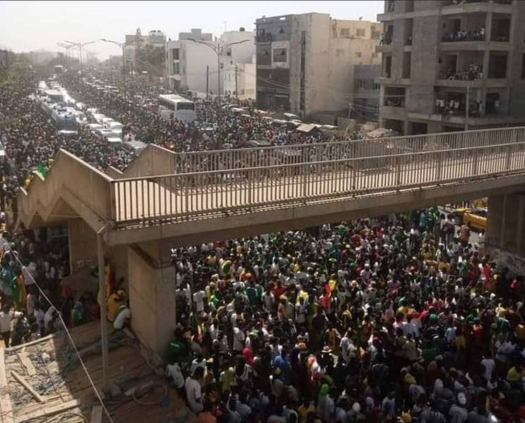 Copa Africa: Πανζουρλισμός - Απίστευτες εικόνες στην υποδοχή της πρωταθλήτριας Σενεγάλης! (vid+pics)