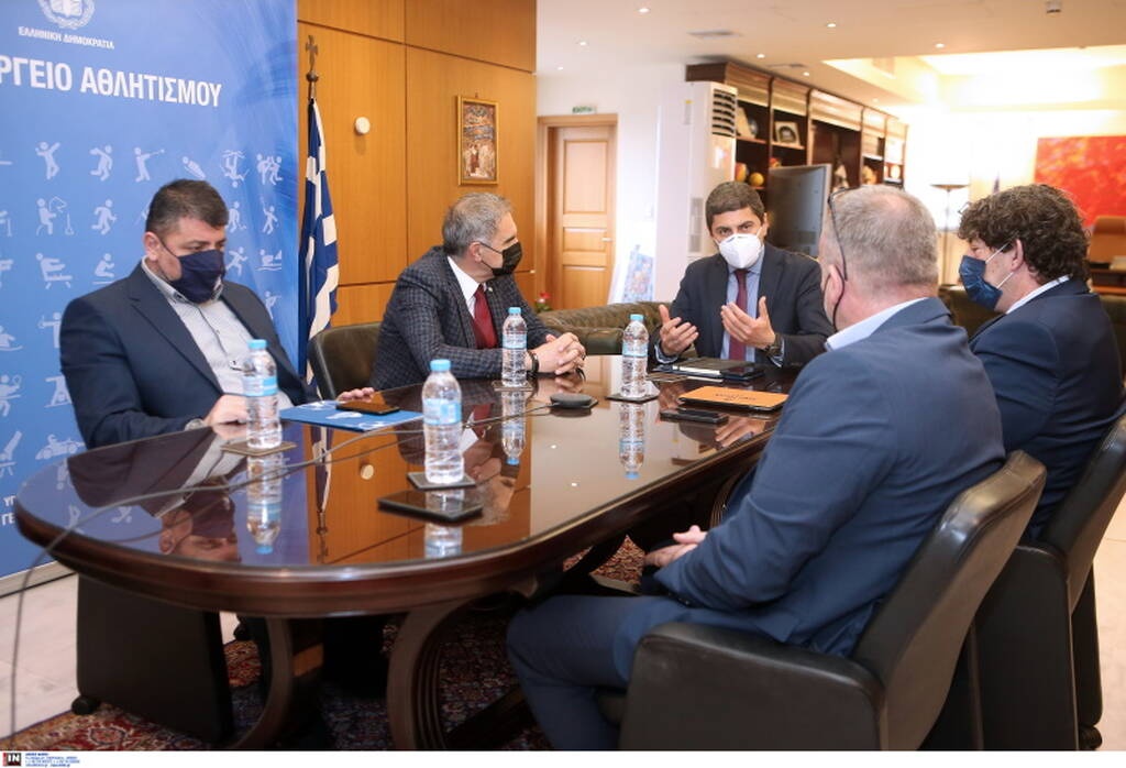 Αυγενάκης: Συνάντηση με τις επαγγελματικές Λίγκες - Στο τραπέζι οπαδική βία και χρηματοδότηση