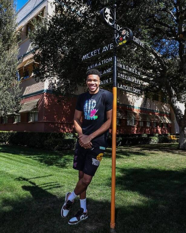 NBA: Είδαν την ταινία της ζωής τους Γιάννης και Θανάσης Αντετοκούνμπο (photos)