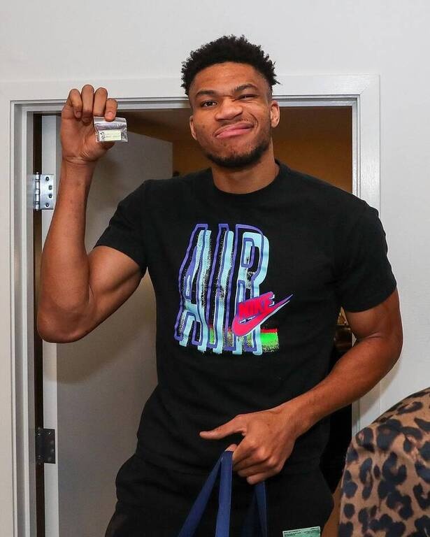 NBA: Είδαν την ταινία της ζωής τους Γιάννης και Θανάσης Αντετοκούνμπο (photos)