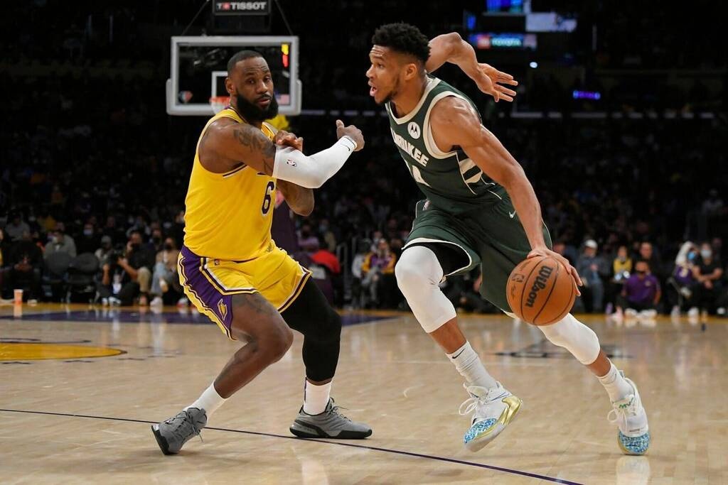 NBA: Ισοπέδωσαν τους Λέικερς οι Μπακς με απίθανο Γιάννη (photos+video)