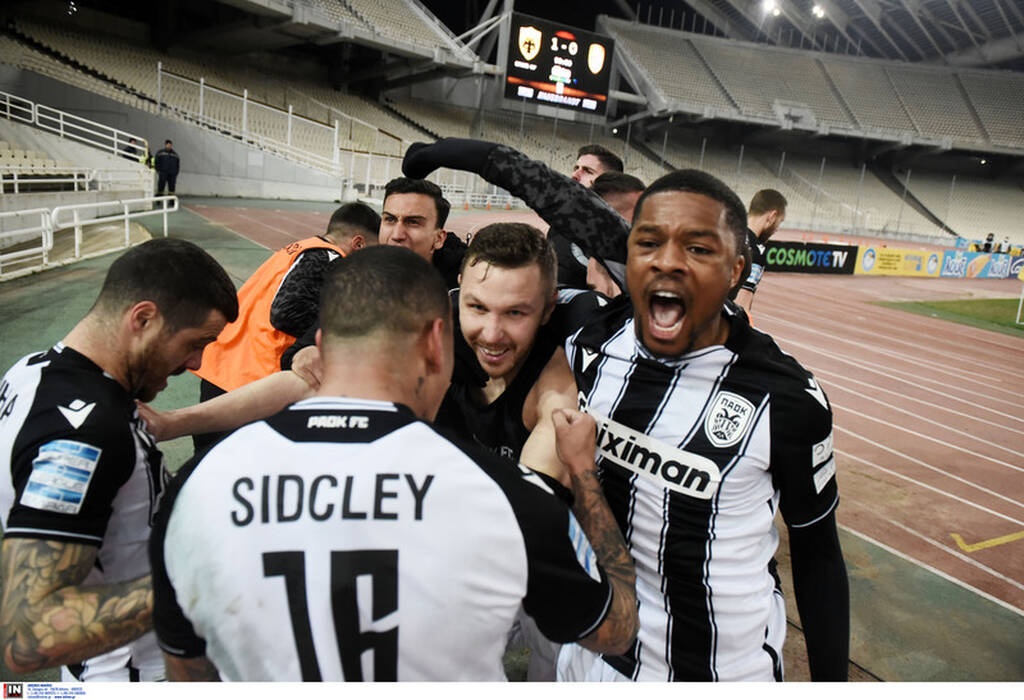 ΑΕΚ-ΠΑΟΚ: Επικοί πανηγυρισμοί - Ο Κούρτιτς εκτέλεσε και ο πάγκος εξερράγη! (video+photos)