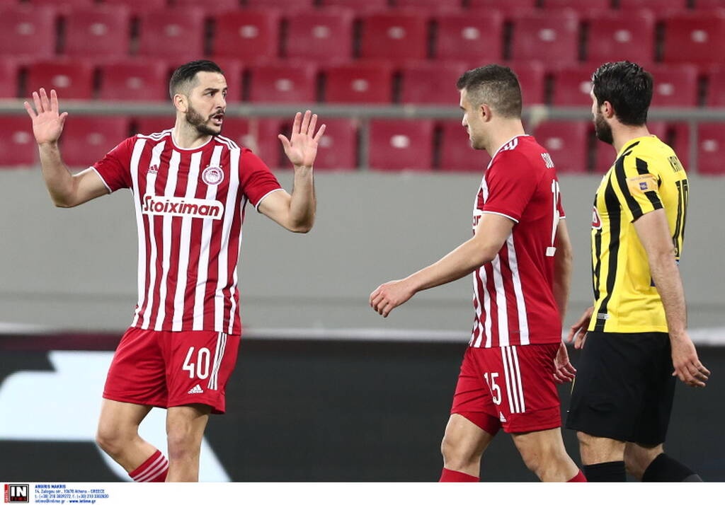 Ολυμπιακός-ΑΕΚ: Αρπάχτηκαν Μανωλάς-Καρίμ - Η στιγμή της έντασης (photos)