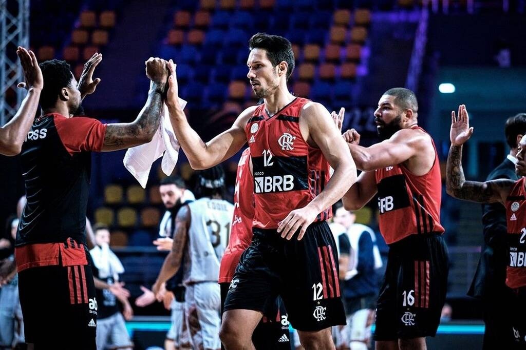 Φλαμένγκο-Μπούργος 75-62: Πήρε το Διηπειρωτικό στο Κάιρο - Η βράβευση του MVP από τον Σπανούλη